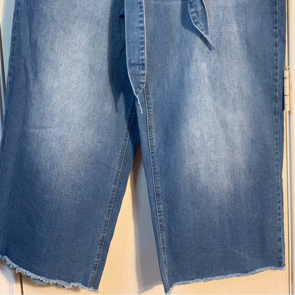 Scoop Wide Leg Mid Wash Blue Denim Jeans with Denim Belt. EC SZ 18. Raw Hem - Picture 5 of 5